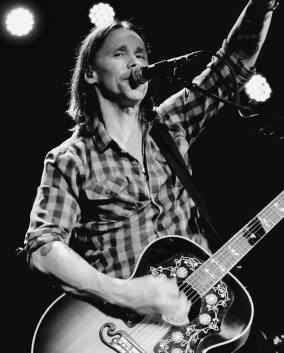 Myles Kennedy @ Co au Lincoln Theatre de Raleigh